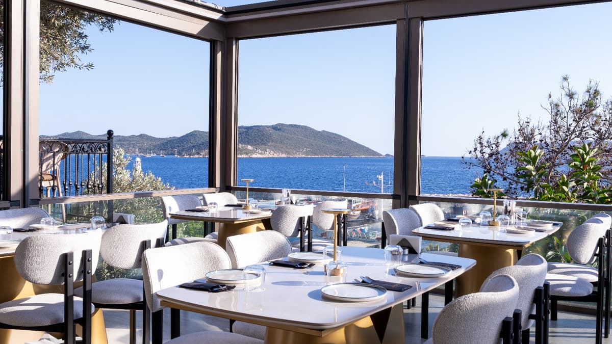 Cedre Restaurant Hikayesi